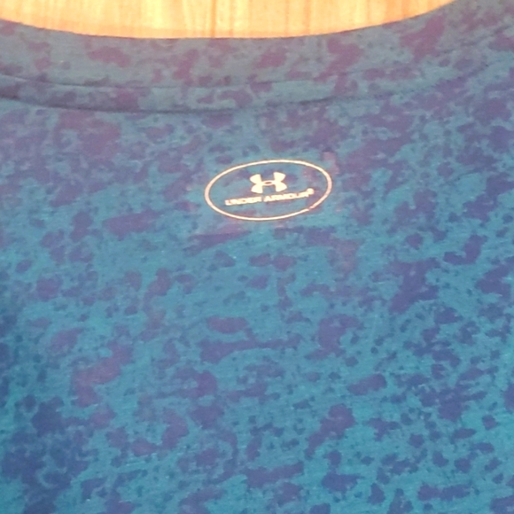 Under Armour Shirt - Picture 5 of 5